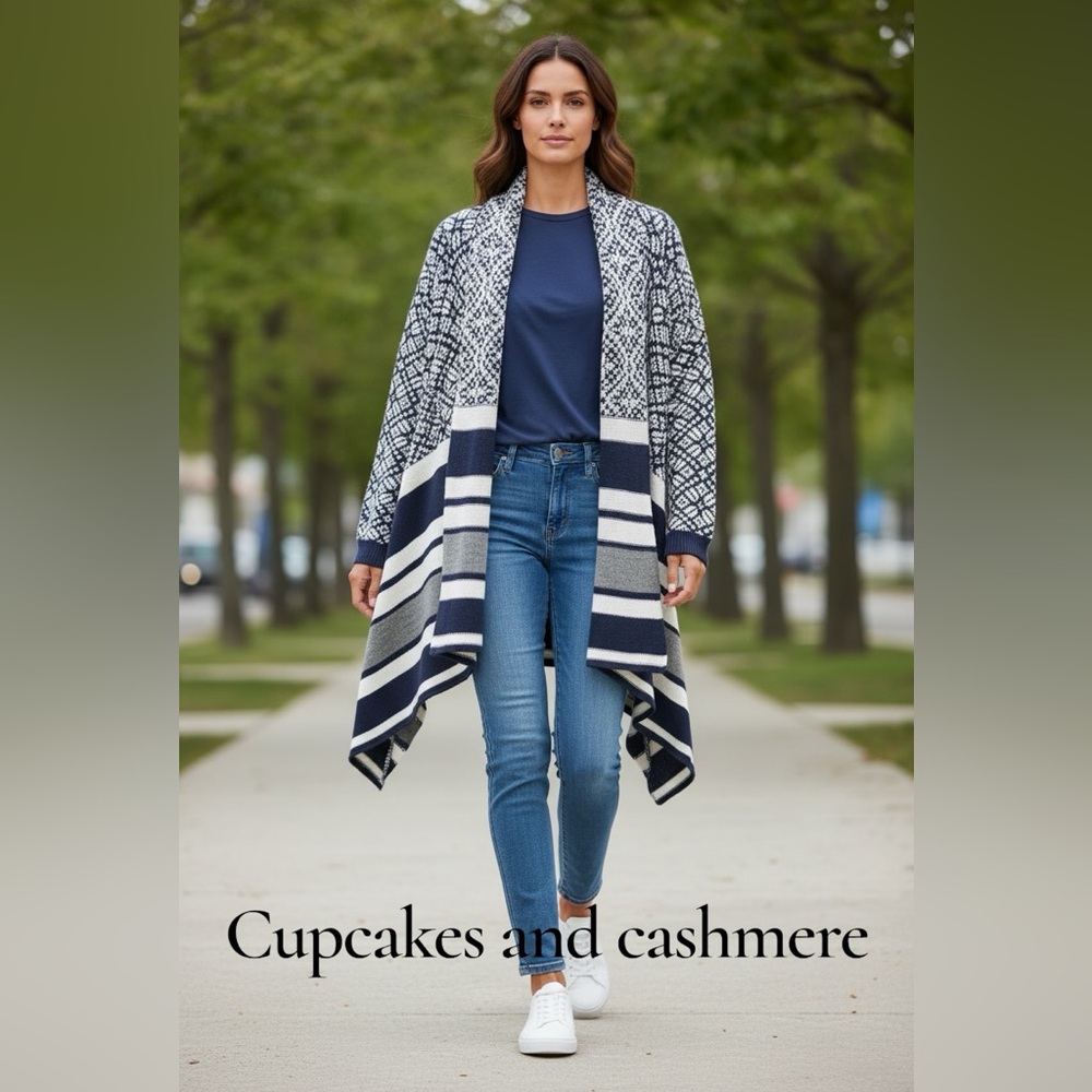 cupcakes & cashmere Navy and White Geometric Cardigan